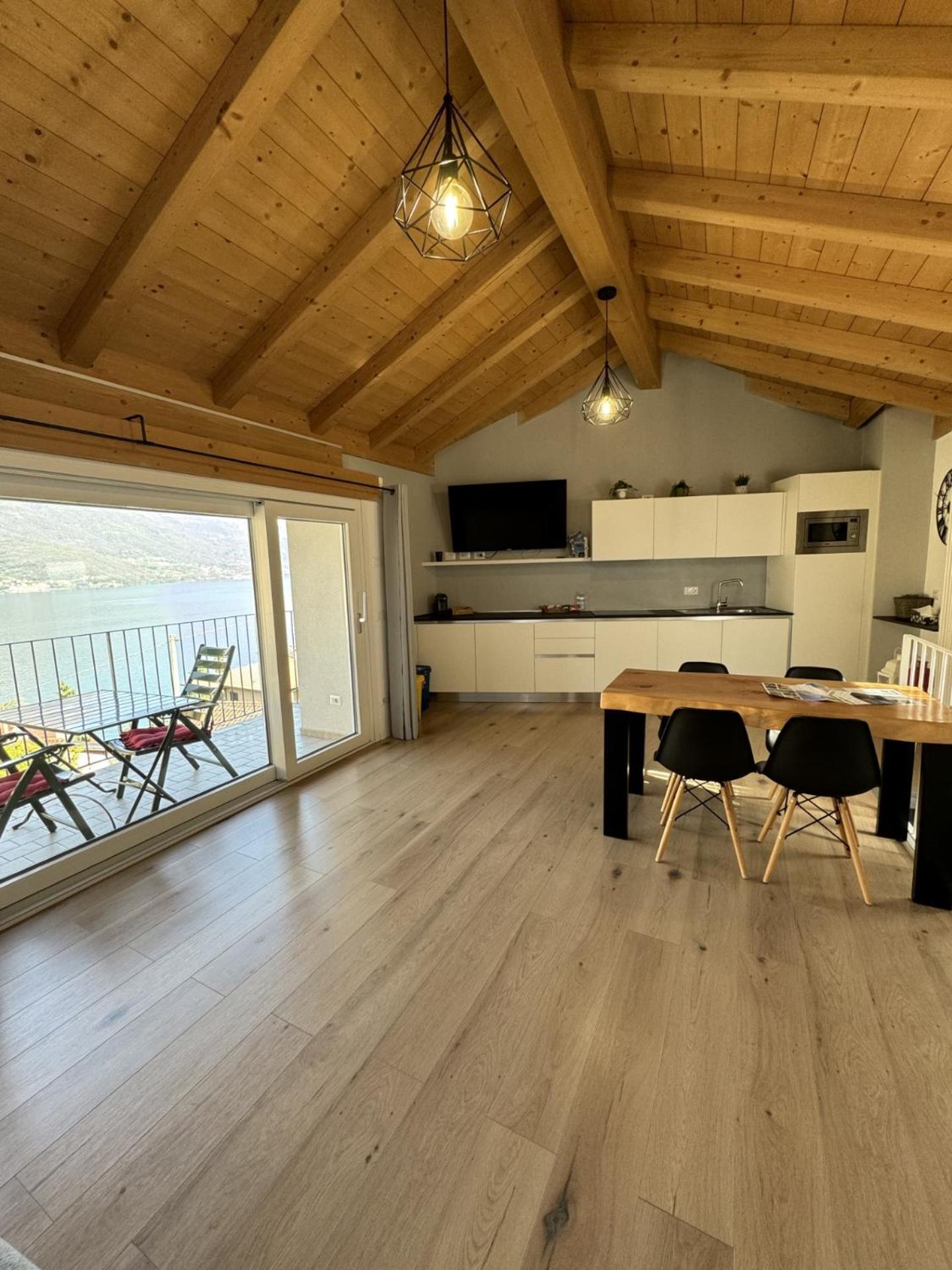Bellano Holidays - Casa Artemio Eksteriør billede